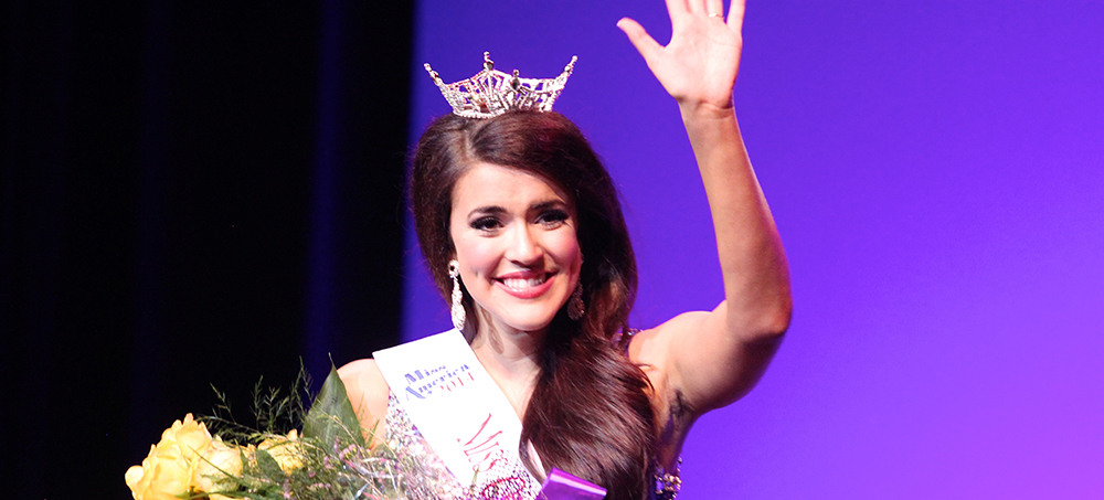 Abby Lindsey crowned Miss Ouachita Baptist University 2014.