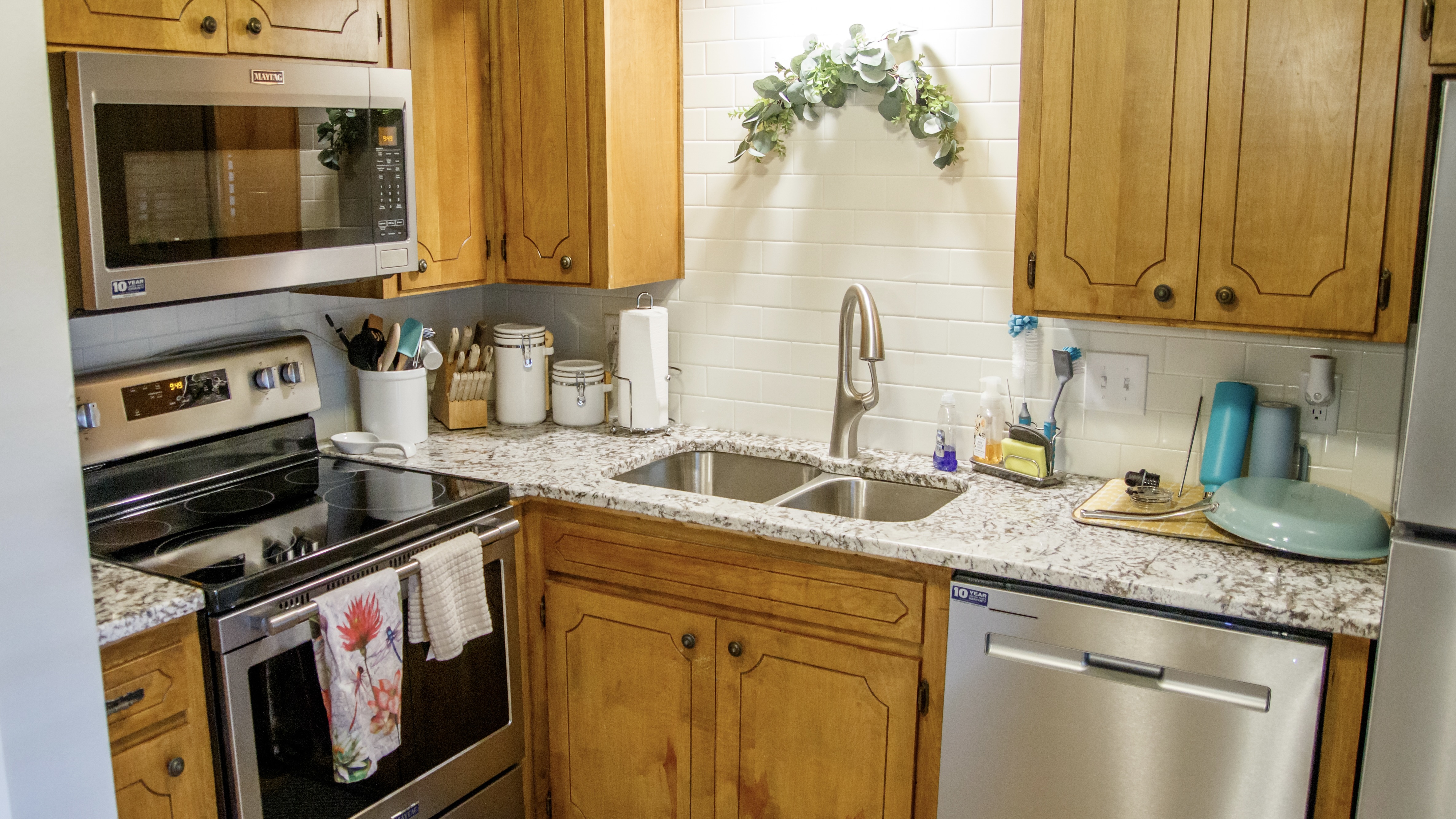 Pine Square student apartment kitchen