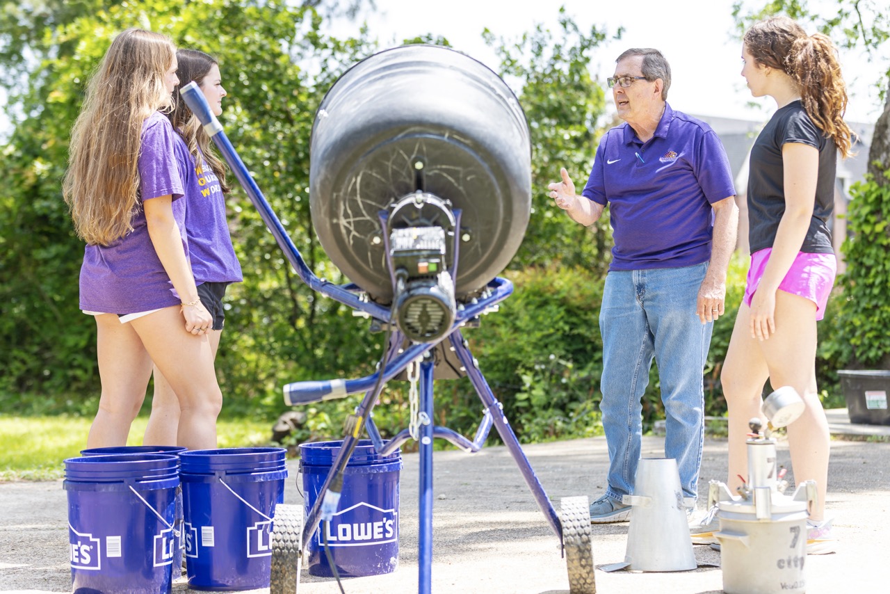 Dr. Pumphrey with engineering students