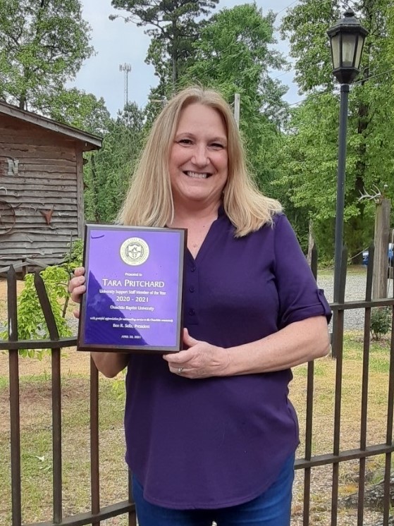 Tara Pritchard Named Ouachita S Support Staff Member Of The Year